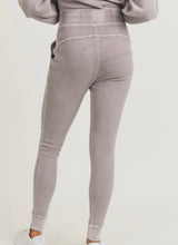Cotton Waffle Mineral-Washed Skinny Joggers - Dusty Pink